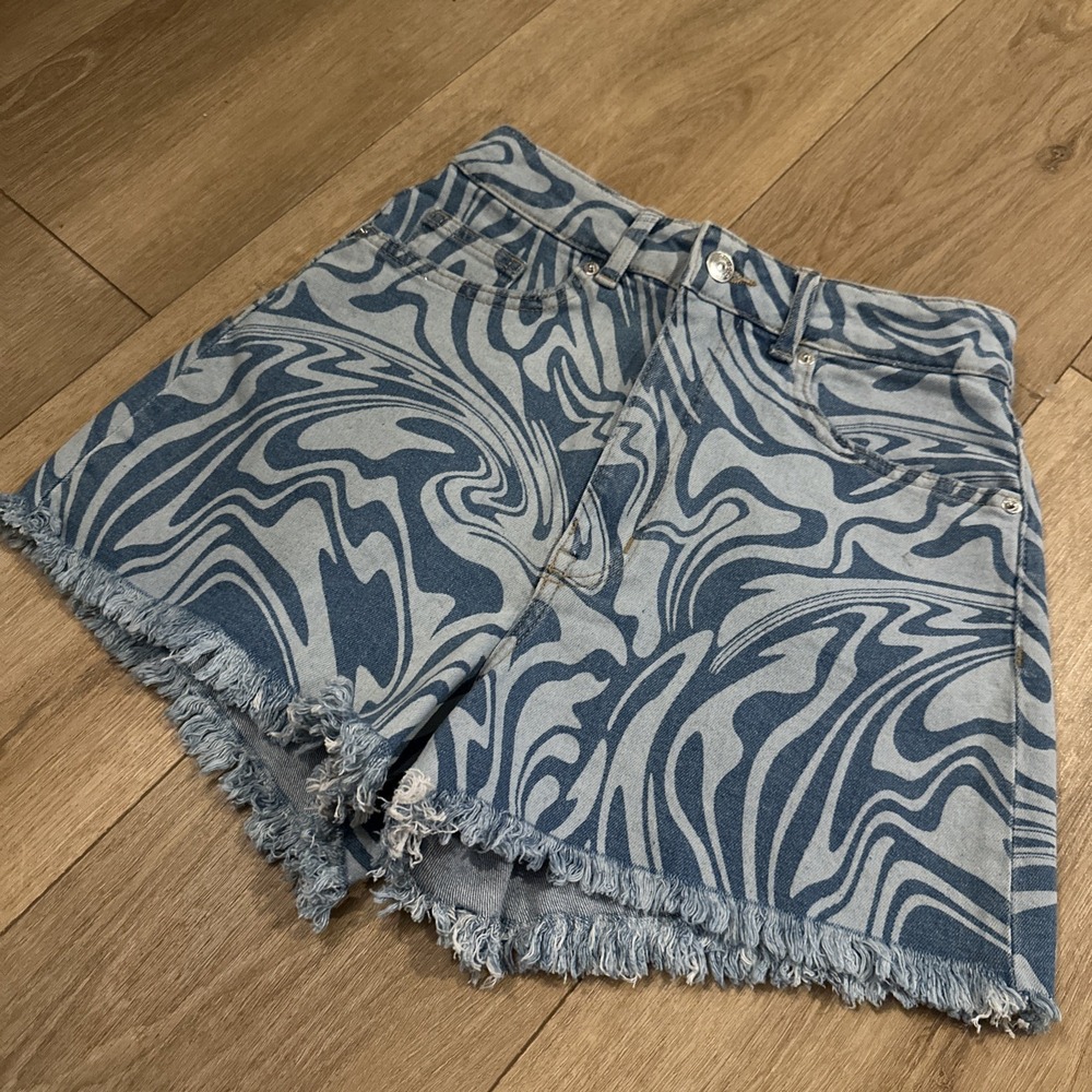 Divided Women's High Waisted Denim Taille Haute Shorts Size 4 Cut Off NEW